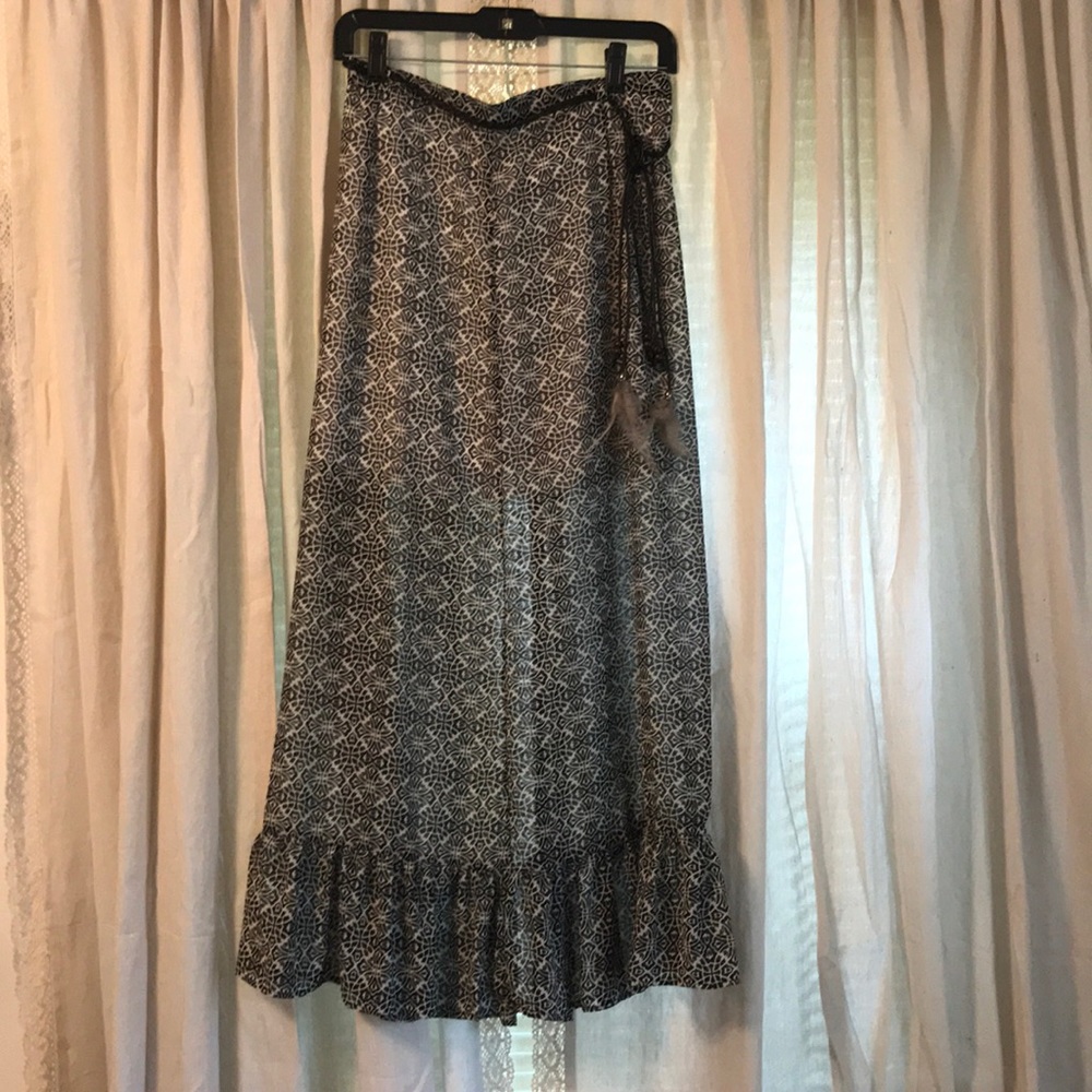 Sheer printed long skirt.